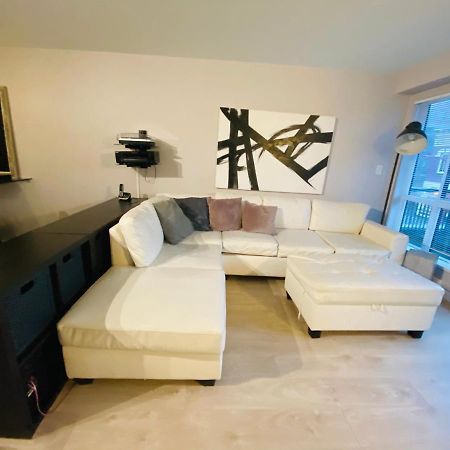 Downtown Heritage Condo With Parking Victoria Luaran gambar