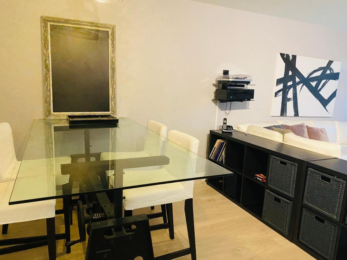Downtown Heritage Condo With Parking Victoria Luaran gambar