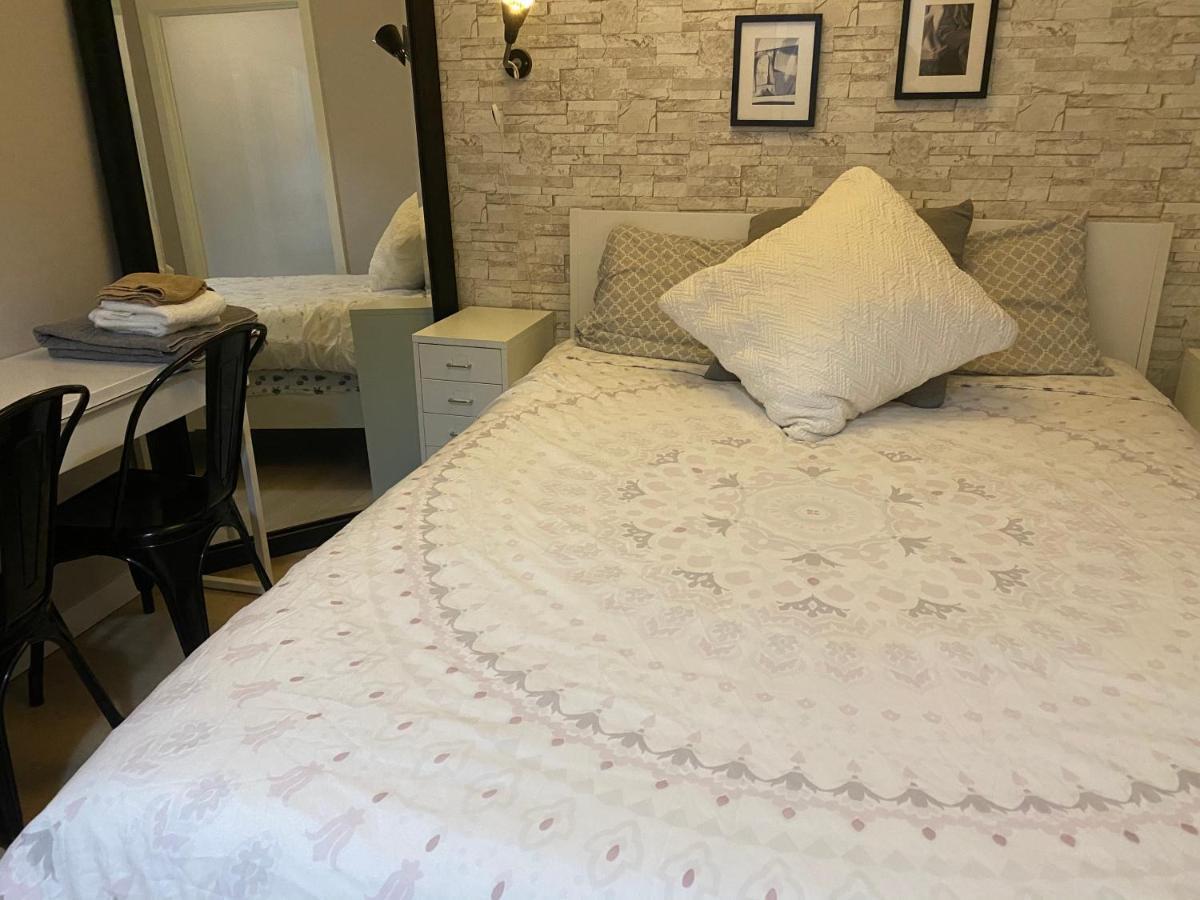 Downtown Heritage Condo With Parking Victoria Luaran gambar