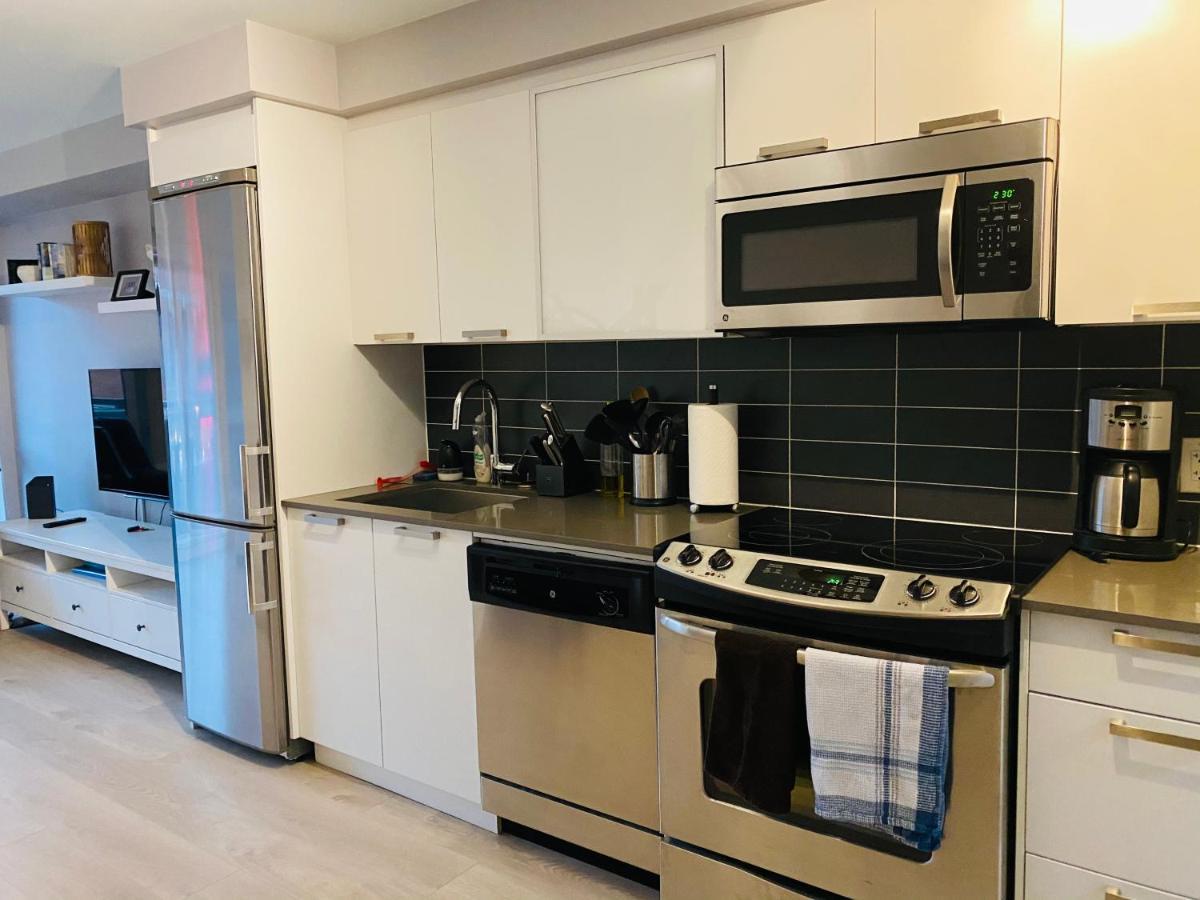 Downtown Heritage Condo With Parking Victoria Luaran gambar