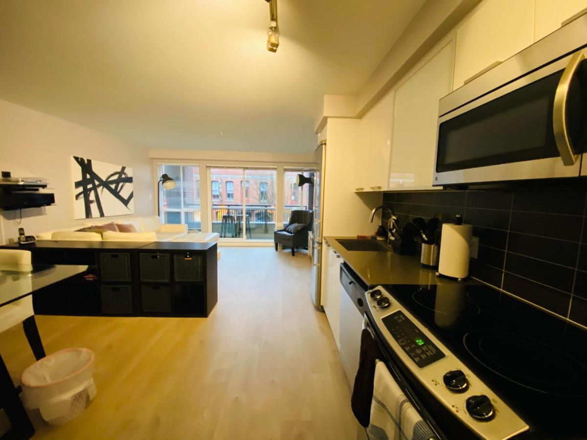 Downtown Heritage Condo With Parking Victoria Luaran gambar