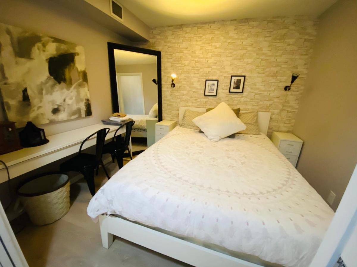 Downtown Heritage Condo With Parking Victoria Luaran gambar