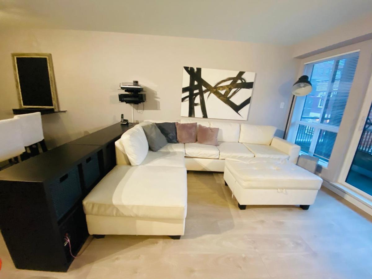 Downtown Heritage Condo With Parking Victoria Luaran gambar