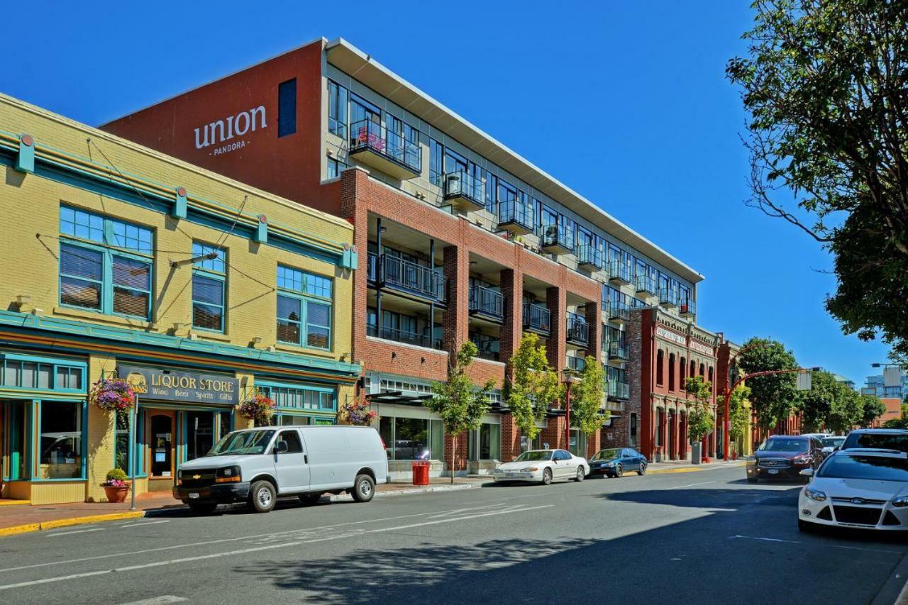 Downtown Heritage Condo With Parking Victoria Luaran gambar
